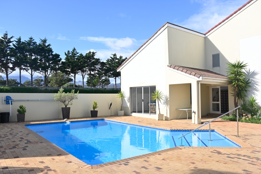 2 Bedroom Property for Sale in Harbour Island Western Cape